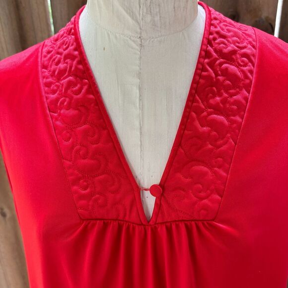 Vintage 70s JC PENNEY Maxi Long Gown Red Antron III Nylon Quilt Detail  S - Picture 1 of 8